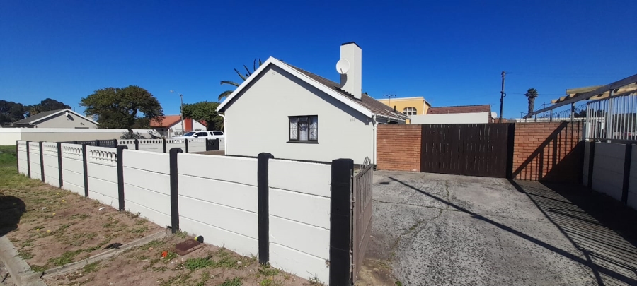 3 Bedroom Property for Sale in Maitland Western Cape